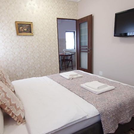Laroka House Arty And Cosy Studio Universitate Center Bucarest Esterno foto