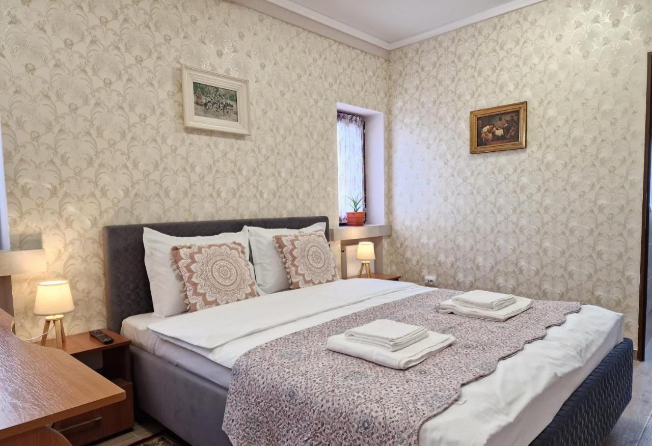 Laroka House Arty And Cosy Studio Universitate Center Bucarest Esterno foto