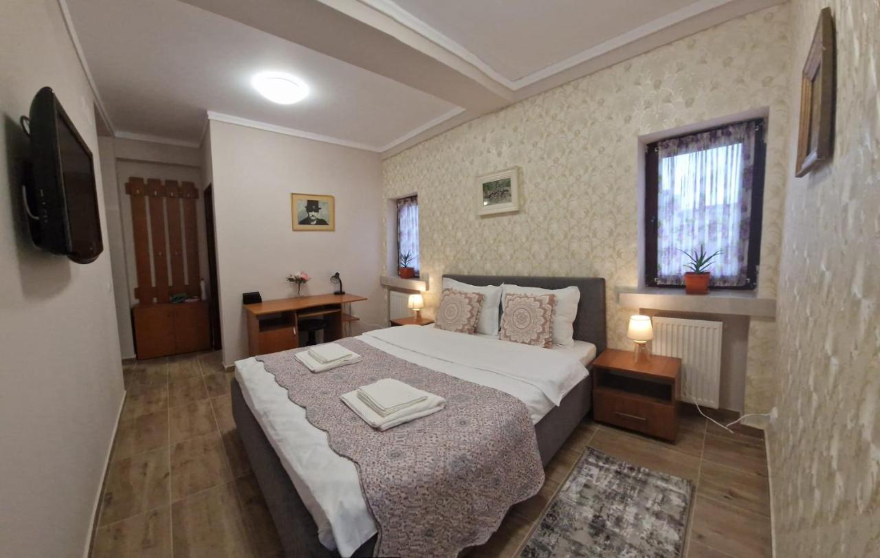 Laroka House Arty And Cosy Studio Universitate Center Bucarest Esterno foto