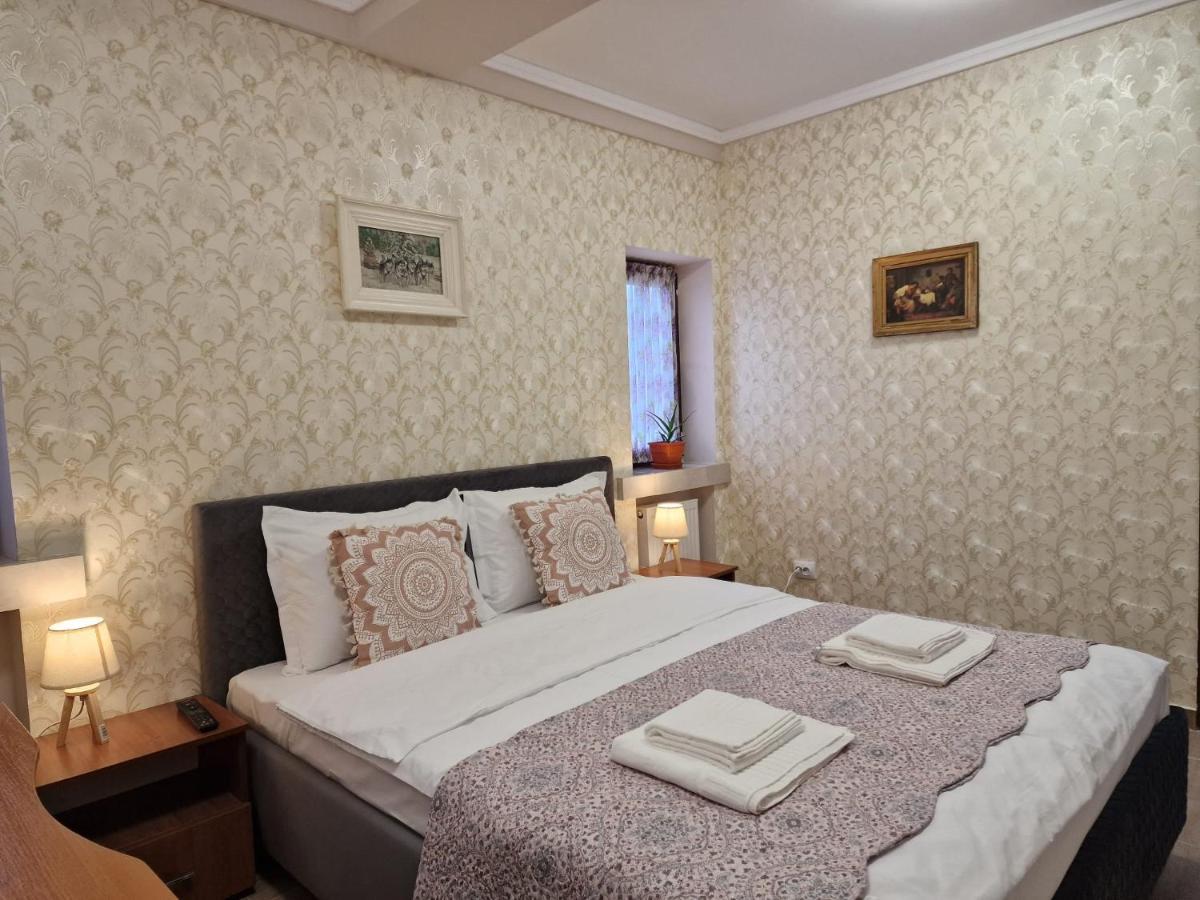 Laroka House Arty And Cosy Studio Universitate Center Bucarest Esterno foto
