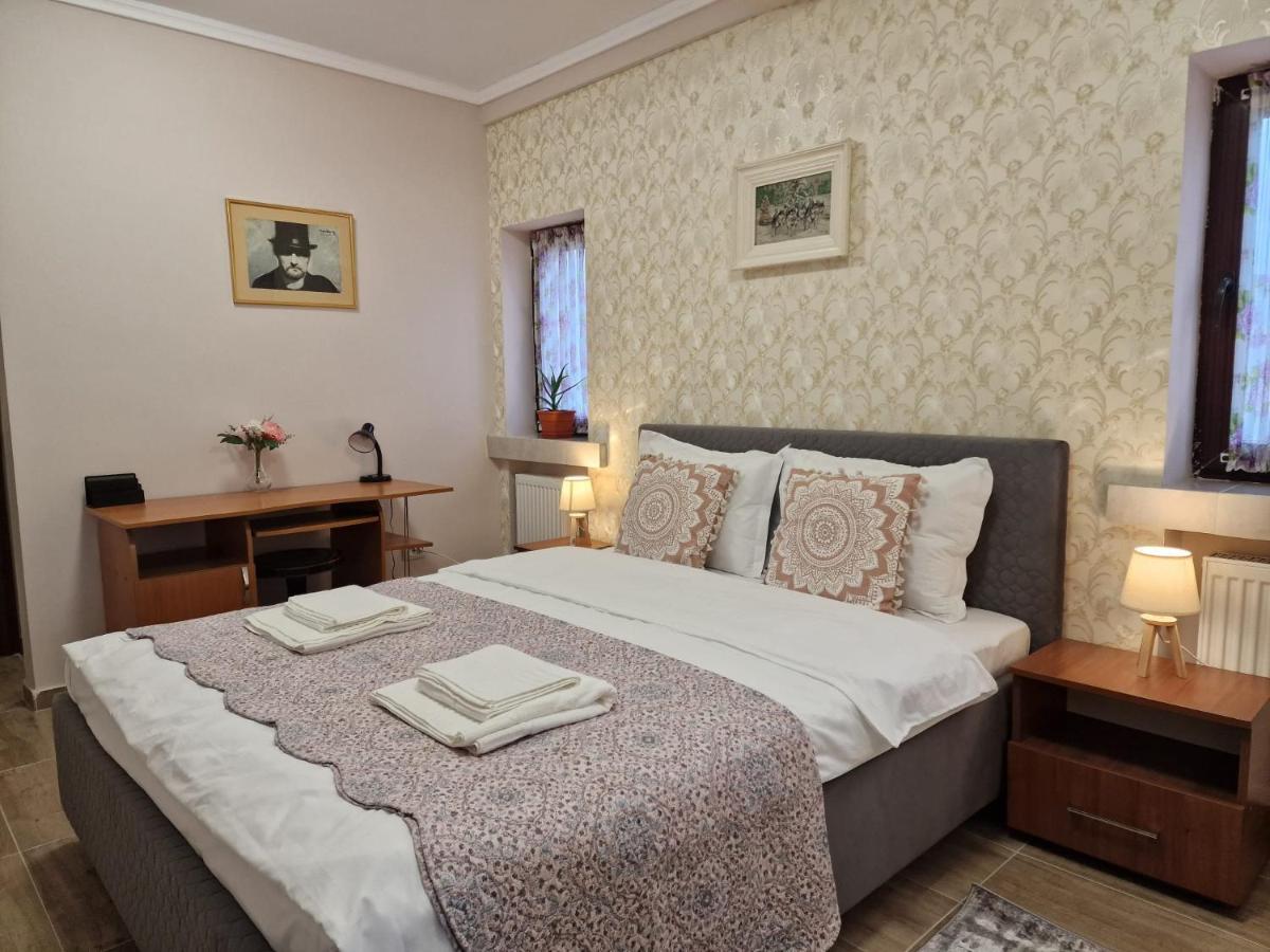 Laroka House Arty And Cosy Studio Universitate Center Bucarest Esterno foto